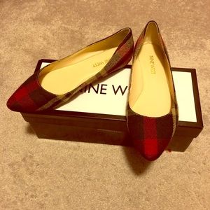 Very cute Nine West Multi-colored Flats!🤗💃🥿😊